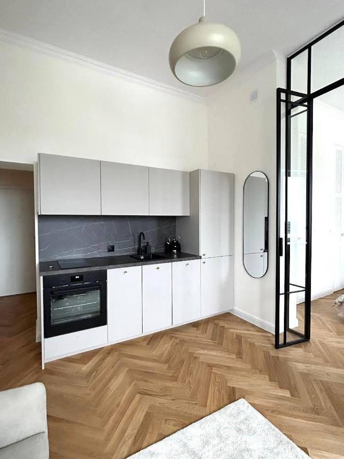 Old Town Residence , Wi-Fi , 2-Beds , Aesthetics - By Hik Apartments Varşova Dış mekan fotoğraf
